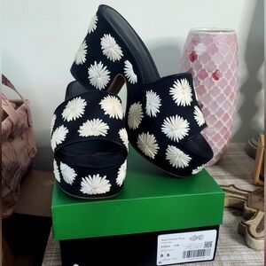 KATE SPADE Black and White Floral Women's Shoes SZ 8